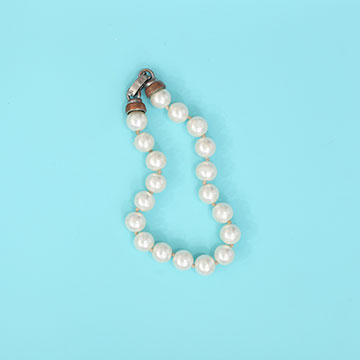 Thomas Kiefer, Pearl Bracelet (from the series El Sueño Americano / The American Dream), 2020